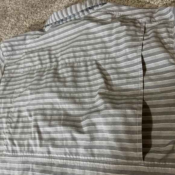 Columbia Shirt Mens Large Gray Striped Short Sleeve Vented Mesh Zip Pocket Logo - Picture 5 of 8
